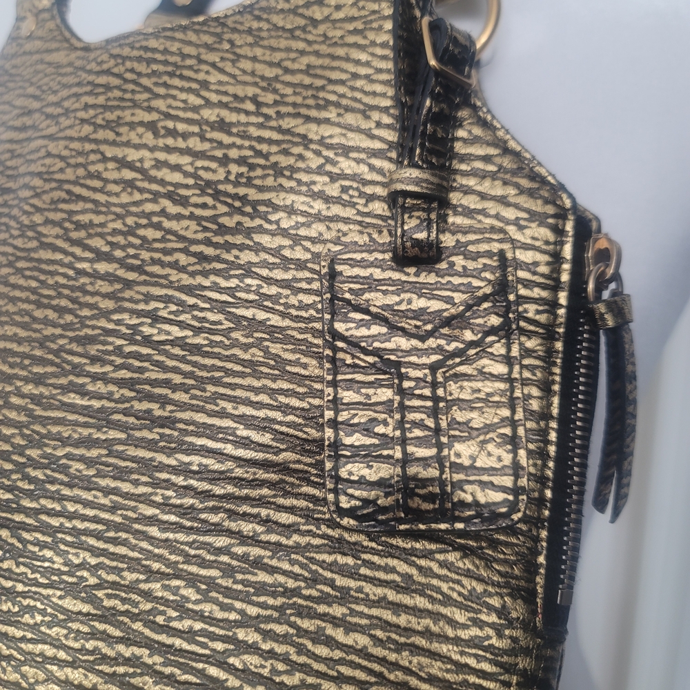 Yves Saint Laurent Gold Shoulder Bag - Picture 3 of 15